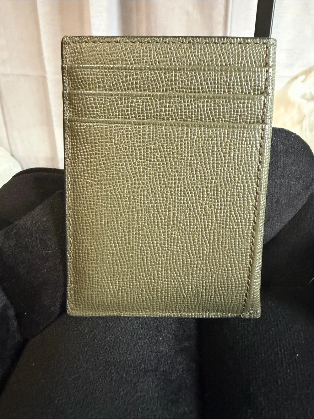 Authentic MCM Mode Travia Leather Card Case – Khaki Moss / Olive Green